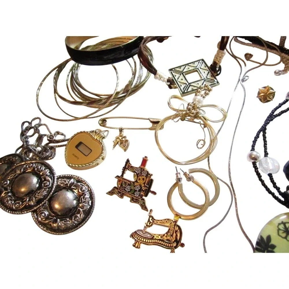 33P Vintage Mod Gold & Silver Tone Jewelry Lot*Bangles*Hair*Charm Bracelets*A205